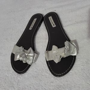 American Eagle Silver Bow Sandal Used Good Condition